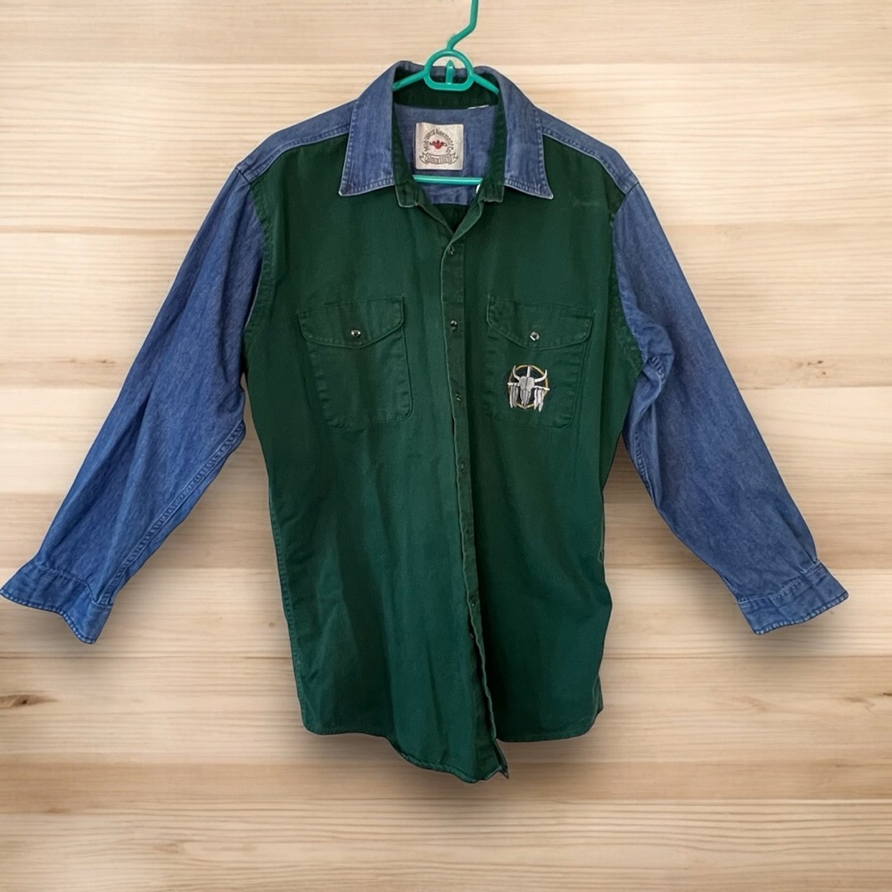 Vintage Mid-West Garment Co. Dreamcatcher Skull Embroidered Men’s Shirt Large